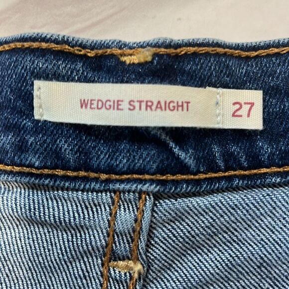 Levi’s | Wedgie Straight High Rise Button Fly Stretch Raw Hem Distressed Jeans - Picture 7 of 11